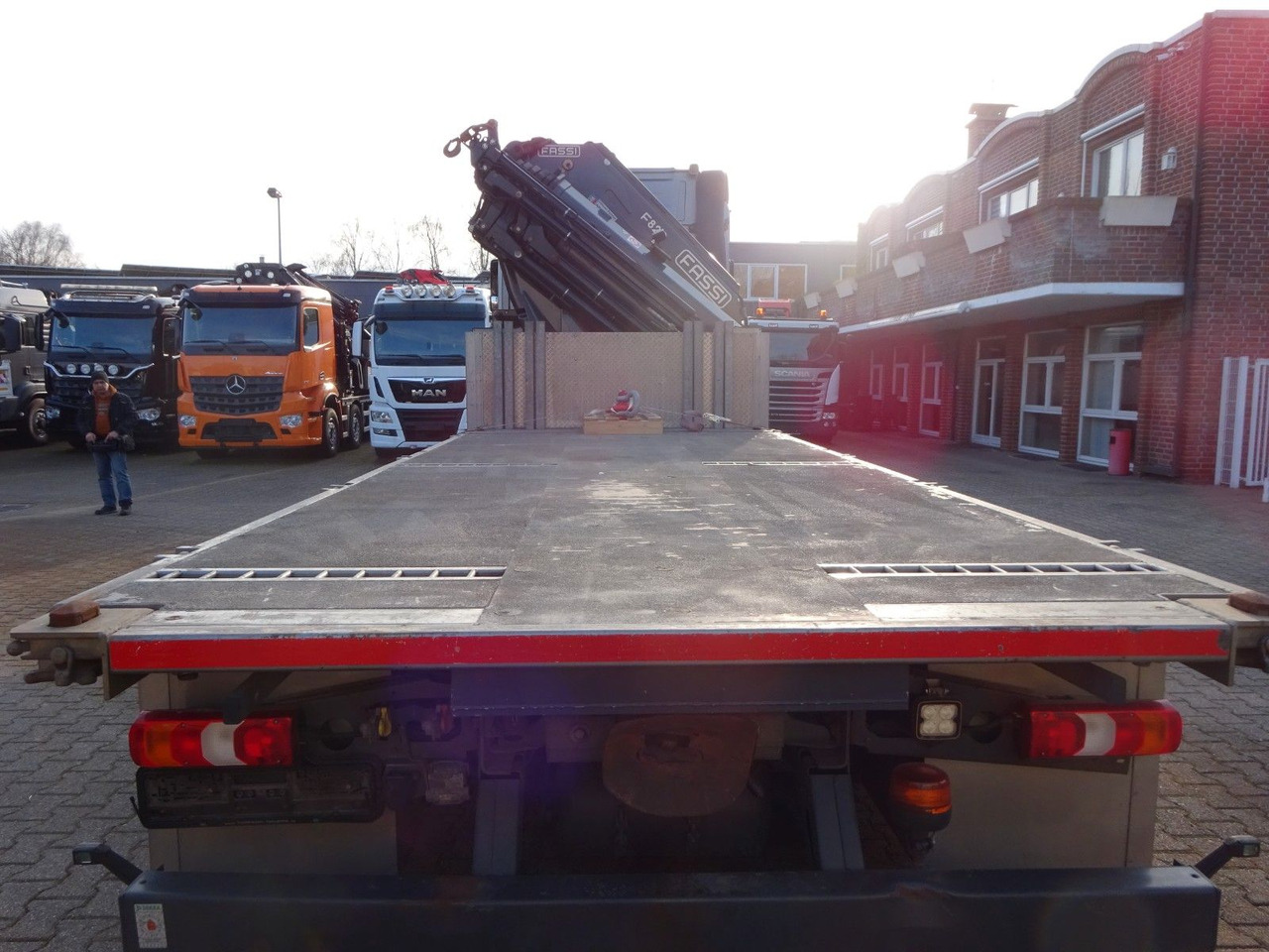 Nieuw Kraanwagen, Vrachtwagen met open laadbak Mercedes-Benz 3453 Plattform + Fassi F820 Kran 8x2 Mercedes-Benz 3453 FASSI F820 Kran 8x Hydr. Ausschub: afbeelding 14 Nieuw Kraanwagen, Vrachtwagen met open laadbak Mercedes-Benz 3453 Plattform + Fassi F820 Kran 8x2 Mercedes-Benz 3453 FASSI F820 Kran 8x Hydr. Ausschub: afbeelding 14