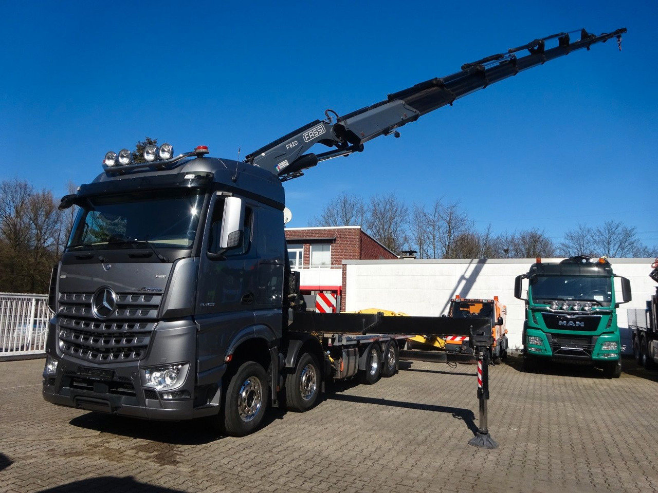 Mercedes-Benz 3453 Plattform + Fassi F820 Kran 8x2 Mercedes-Benz 3453 FASSI F820 Kran 8x Hydr. Ausschub - Kraanwagen, Vrachtwagen met open laadbak: afbeelding 2 Mercedes-Benz 3453 Plattform + Fassi F820 Kran 8x2 Mercedes-Benz 3453 FASSI F820 Kran 8x Hydr. Ausschub - Kraanwagen, Vrachtwagen met open laadbak: afbeelding 2