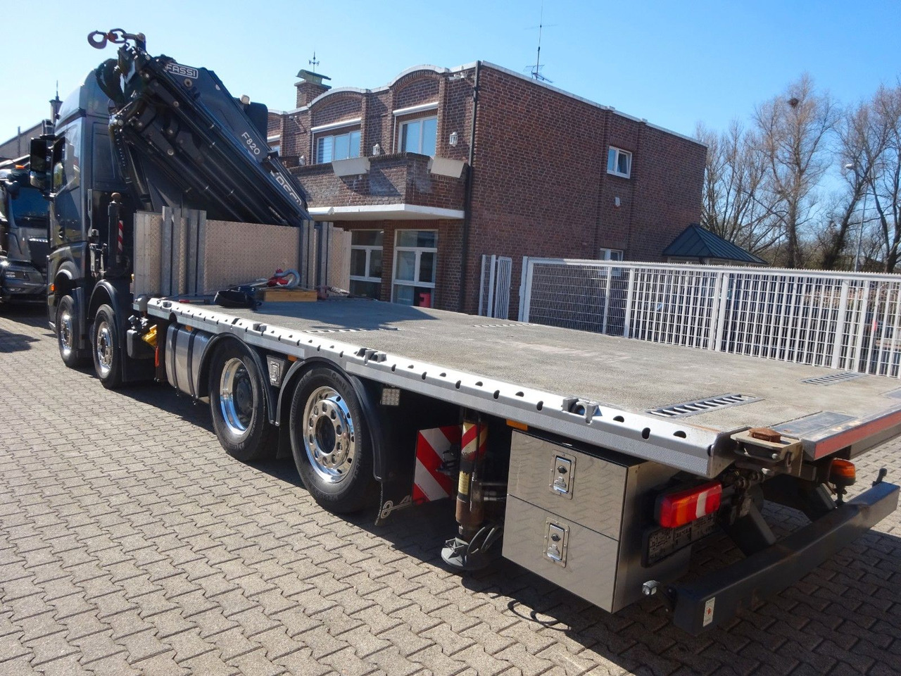 Nieuw Kraanwagen, Vrachtwagen met open laadbak Mercedes-Benz 3453 Plattform + Fassi F820 Kran 8x2 Mercedes-Benz 3453 FASSI F820 Kran 8x Hydr. Ausschub: afbeelding 11 Nieuw Kraanwagen, Vrachtwagen met open laadbak Mercedes-Benz 3453 Plattform + Fassi F820 Kran 8x2 Mercedes-Benz 3453 FASSI F820 Kran 8x Hydr. Ausschub: afbeelding 11