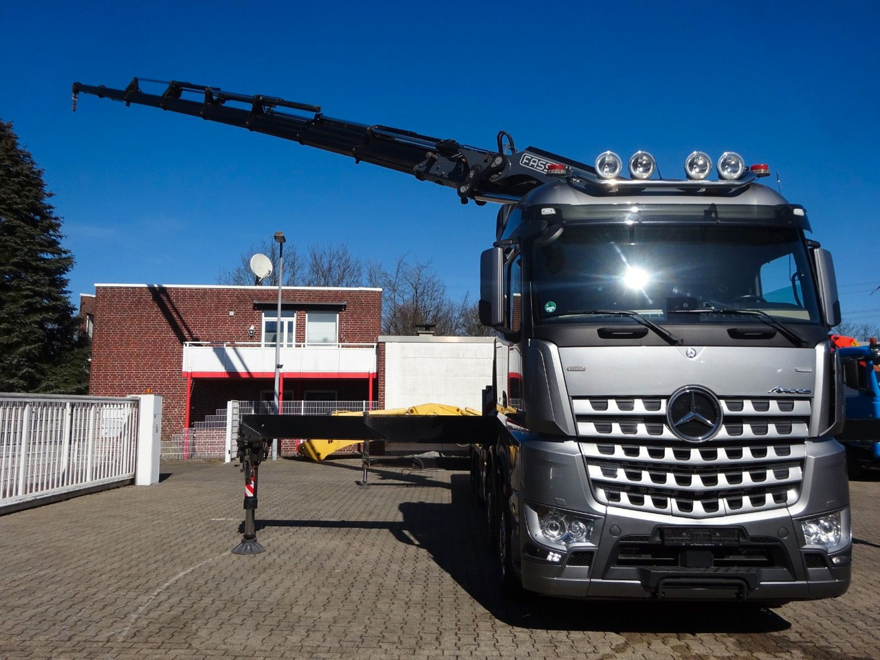 Nieuw Kraanwagen, Vrachtwagen met open laadbak Mercedes-Benz 3453 Plattform + Fassi F820 Kran 8x2 Mercedes-Benz 3453 FASSI F820 Kran 8x Hydr. Ausschub: afbeelding 6 Nieuw Kraanwagen, Vrachtwagen met open laadbak Mercedes-Benz 3453 Plattform + Fassi F820 Kran 8x2 Mercedes-Benz 3453 FASSI F820 Kran 8x Hydr. Ausschub: afbeelding 6