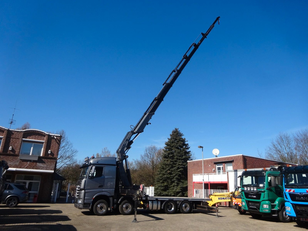 Mercedes-Benz 3453 Plattform + Fassi F820 Kran 8x2 Mercedes-Benz 3453 FASSI F820 Kran 8x Hydr. Ausschub - Kraanwagen, Vrachtwagen met open laadbak: afbeelding 4 Mercedes-Benz 3453 Plattform + Fassi F820 Kran 8x2 Mercedes-Benz 3453 FASSI F820 Kran 8x Hydr. Ausschub - Kraanwagen, Vrachtwagen met open laadbak: afbeelding 4