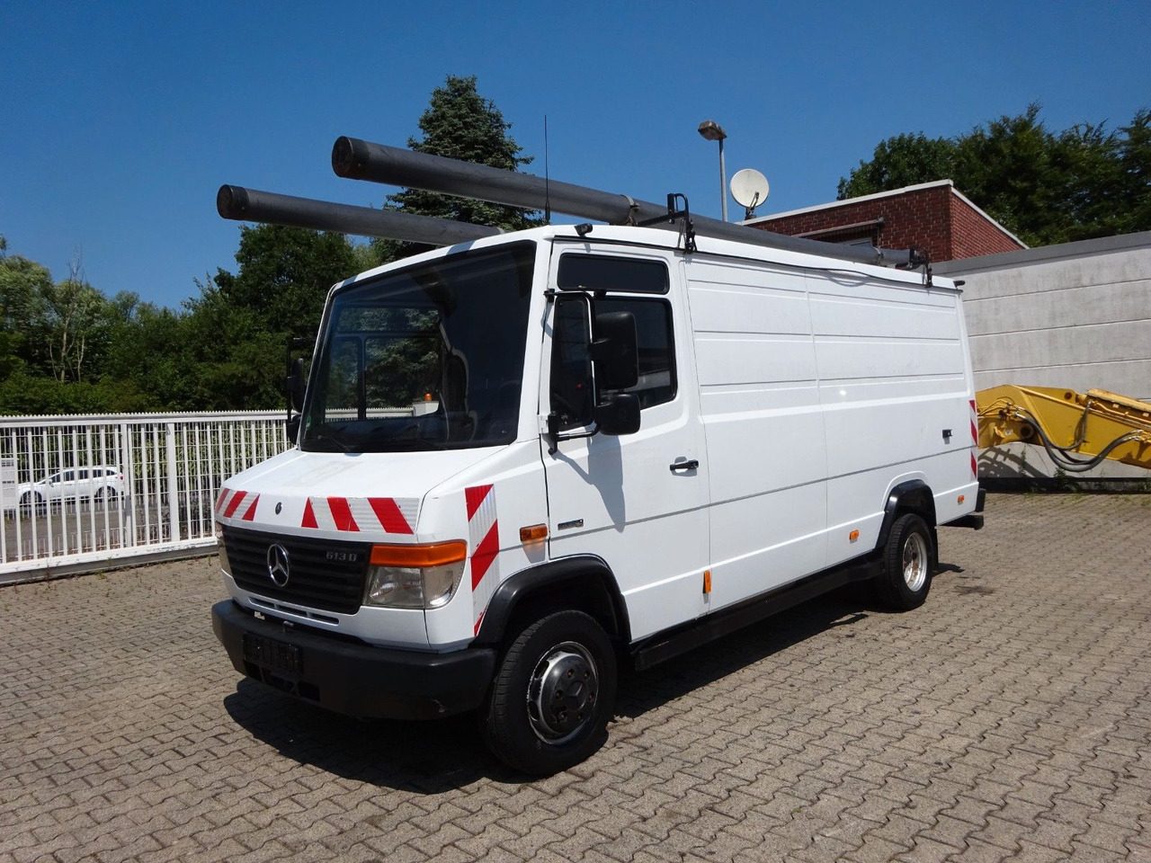 Mercedes-Benz 613D Vario Kasten 4x2 - Gesloten bestelwagen: afbeelding 2 Mercedes-Benz 613D Vario Kasten 4x2 - Gesloten bestelwagen: afbeelding 2