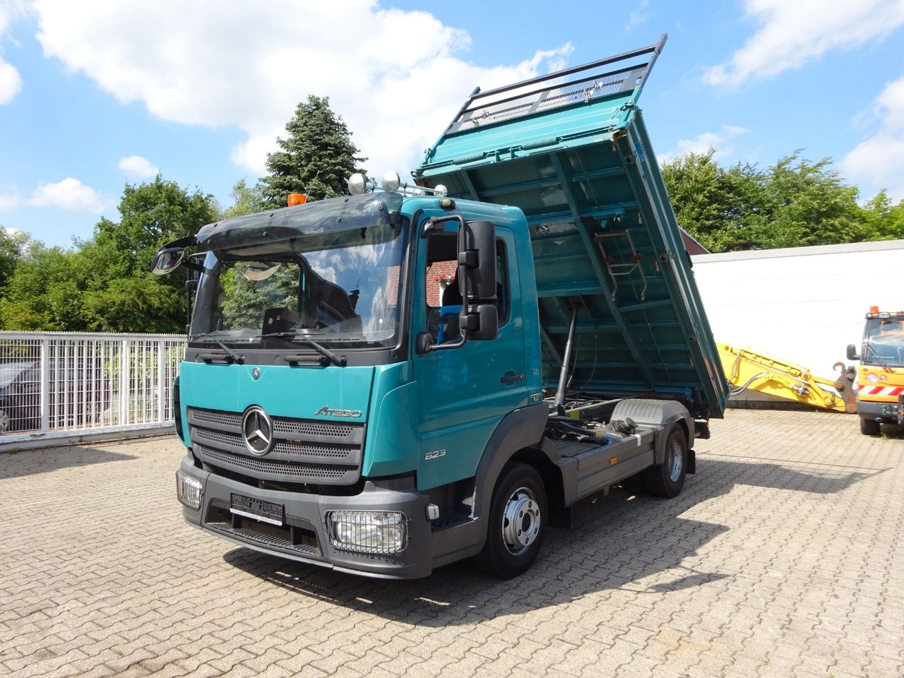 Mercedes-Benz 823 Atego MEILLER 3Skipper 4x2 - Kipper bestelwagen: afbeelding 1 Mercedes-Benz 823 Atego MEILLER 3Skipper 4x2 - Kipper bestelwagen: afbeelding 1