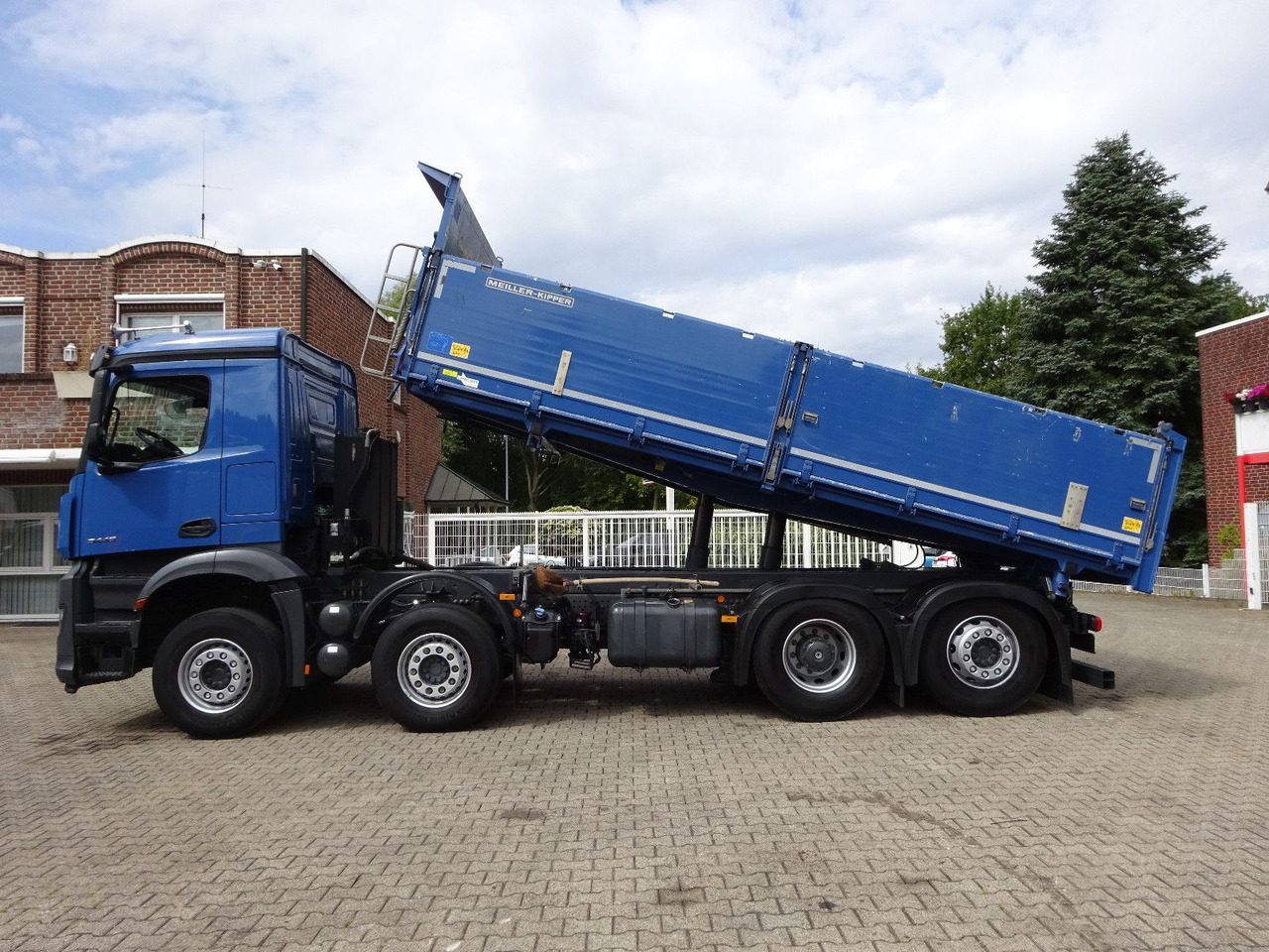 Mercedes-Benz Arocs 3446 MEILER 3 Seitenkipper 8x2 - Kipper vrachtwagen: afbeelding 2 Mercedes-Benz Arocs 3446 MEILER 3 Seitenkipper 8x2 - Kipper vrachtwagen: afbeelding 2