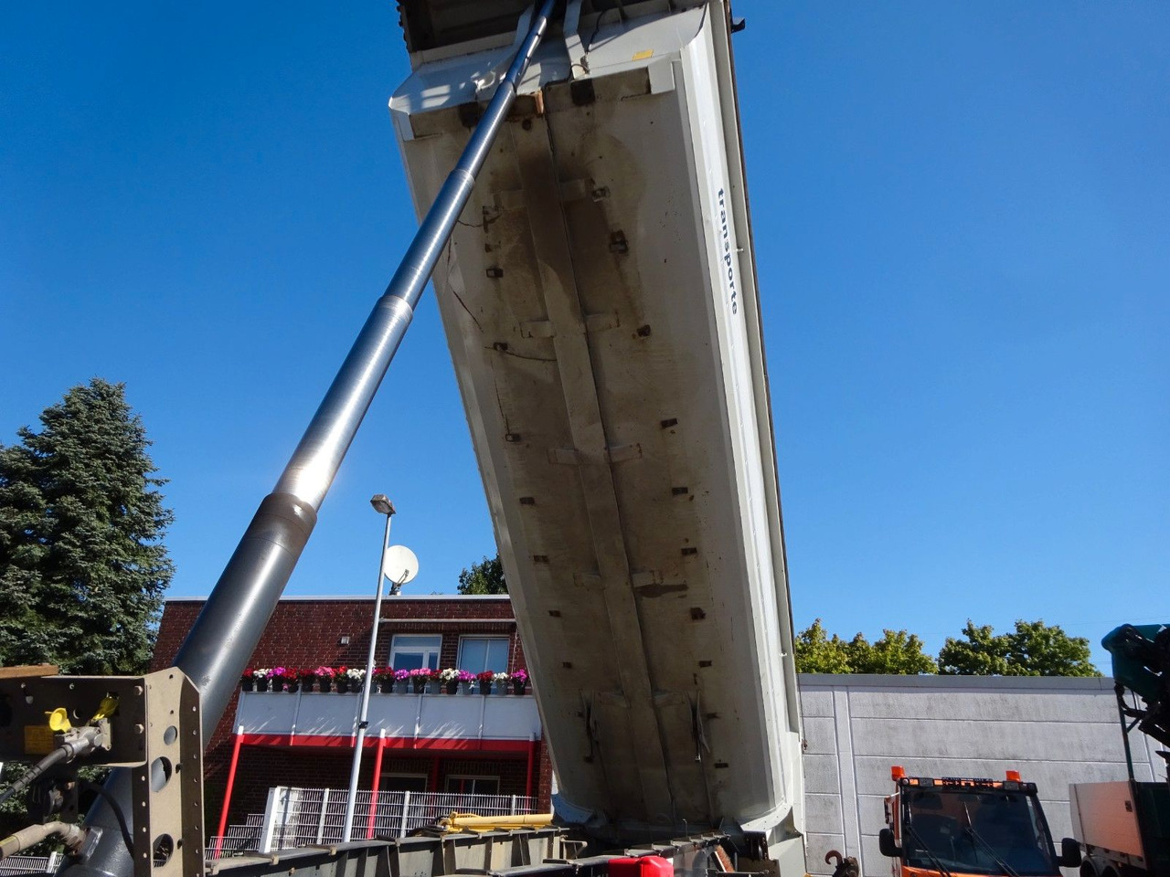 Schmitz Cargobull Kippauflieger mit 3 Achsen ca. 24 m³ 5x Bestand - Kipper oplegger: afbeelding 3 Schmitz Cargobull Kippauflieger mit 3 Achsen ca. 24 m³ 5x Bestand - Kipper oplegger: afbeelding 3