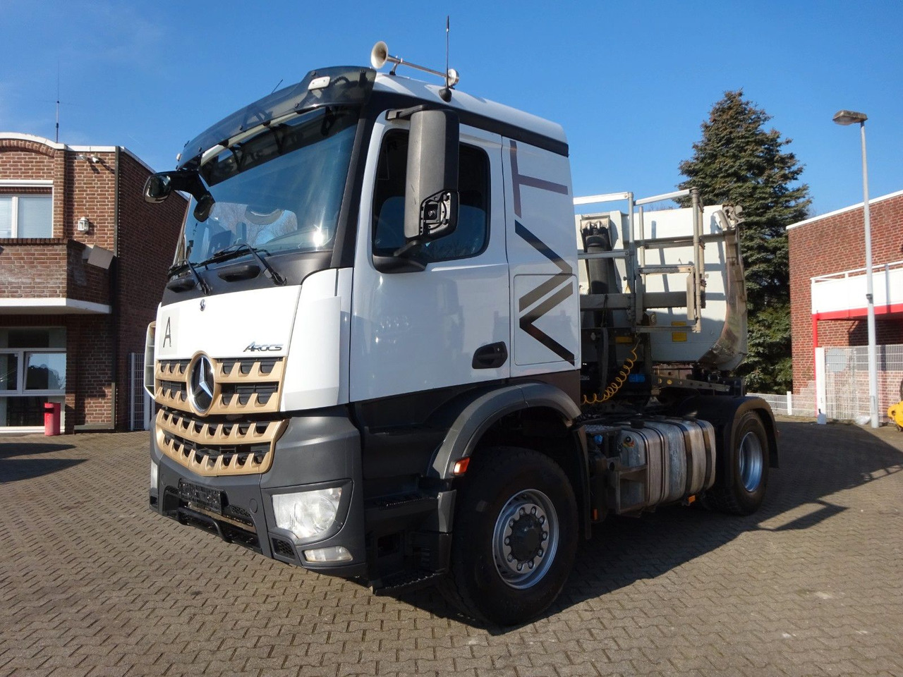 Mercedes-Benz 1851 Arocs SZM 4x2-4 HAD + Hydr. Kipperpumpe Mercedes-Benz 1851 Arocs SZM 4x4 HAD + Hydr. Kipperpumpe - Trekker: afbeelding 4 Mercedes-Benz 1851 Arocs SZM 4x2-4 HAD + Hydr. Kipperpumpe Mercedes-Benz 1851 Arocs SZM 4x4 HAD + Hydr. Kipperpumpe - Trekker: afbeelding 4