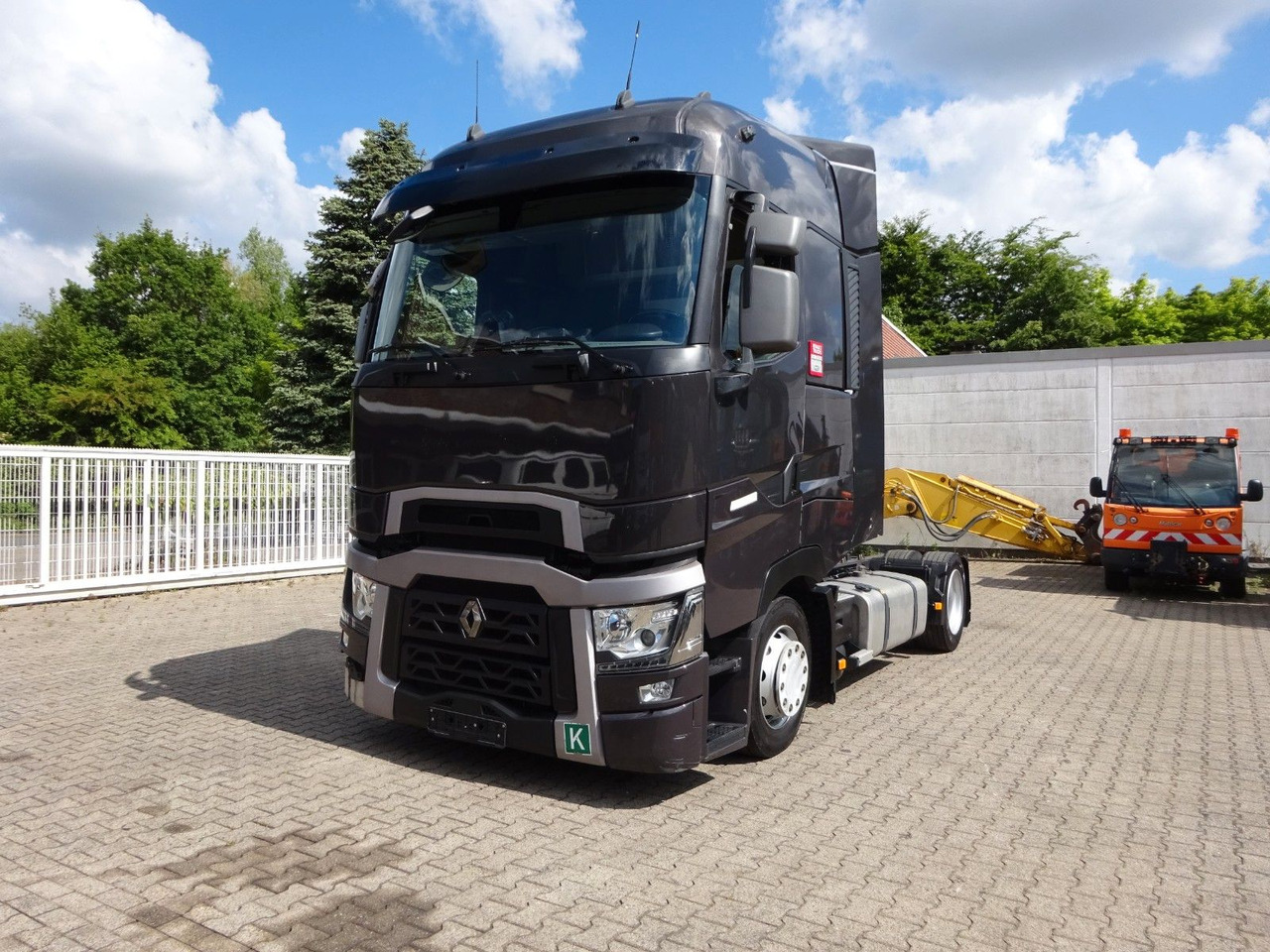 Renault T 520 Komfort SZM 4x2 - Trekker: afbeelding 1 Renault T 520 Komfort SZM 4x2 - Trekker: afbeelding 1