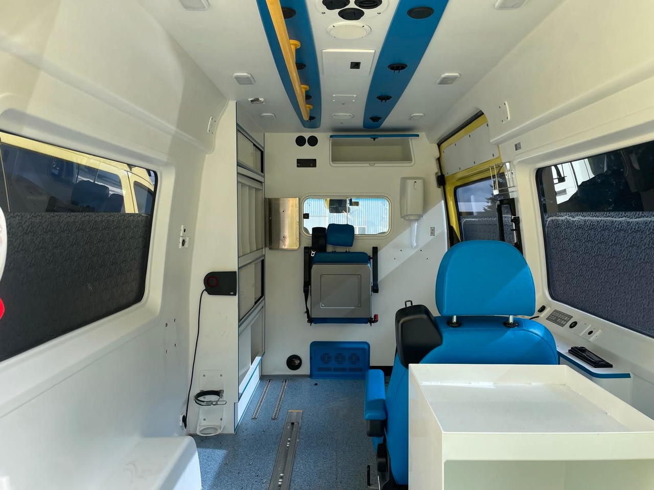Ambulance Mercedes-Benz Sprinter II kasten 316 CDI Aut: afbeelding 19