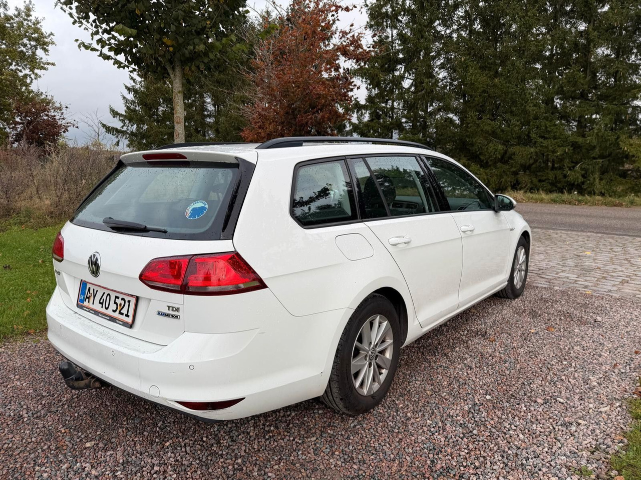 Volkswagen Golf VII Trendline BlueMotion - Stationwagen: afbeelding 4 Volkswagen Golf VII Trendline BlueMotion - Stationwagen: afbeelding 4