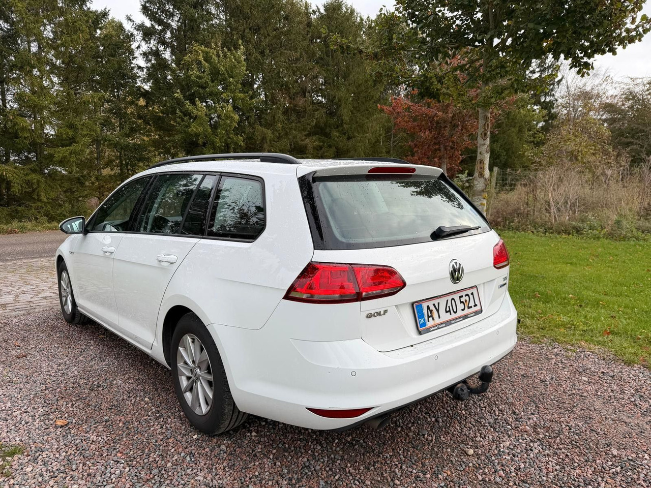 Volkswagen Golf VII Trendline BlueMotion - Stationwagen: afbeelding 3 Volkswagen Golf VII Trendline BlueMotion - Stationwagen: afbeelding 3