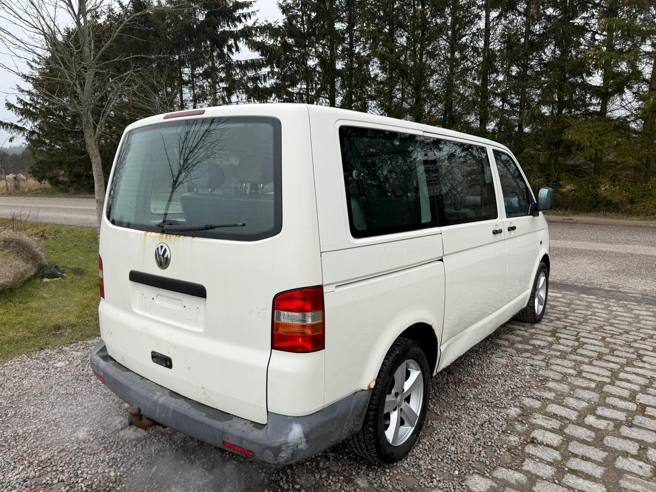 Volkswagen T5 Transporter 1.9 TDI *9 Sitze *RESERVED RO - Personenvervoer: afbeelding 4 Volkswagen T5 Transporter 1.9 TDI *9 Sitze *RESERVED RO - Personenvervoer: afbeelding 4