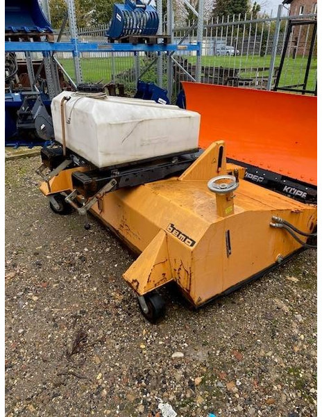 Bema 40 Classic 2050 Kehrbesen 2.200 EUR - Veeg voor Bouwmachine: afbeelding 1 Bema 40 Classic 2050 Kehrbesen 2.200 EUR - Veeg voor Bouwmachine: afbeelding 1