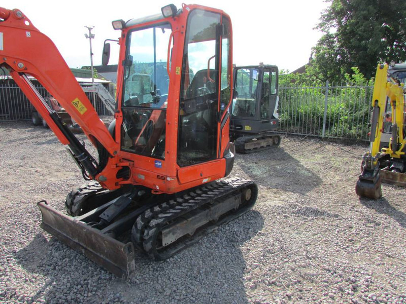 Kubota U 27-4 Minibagger 21.500 EUR - Minigraafmachine: afbeelding 2 Kubota U 27-4 Minibagger 21.500 EUR - Minigraafmachine: afbeelding 2