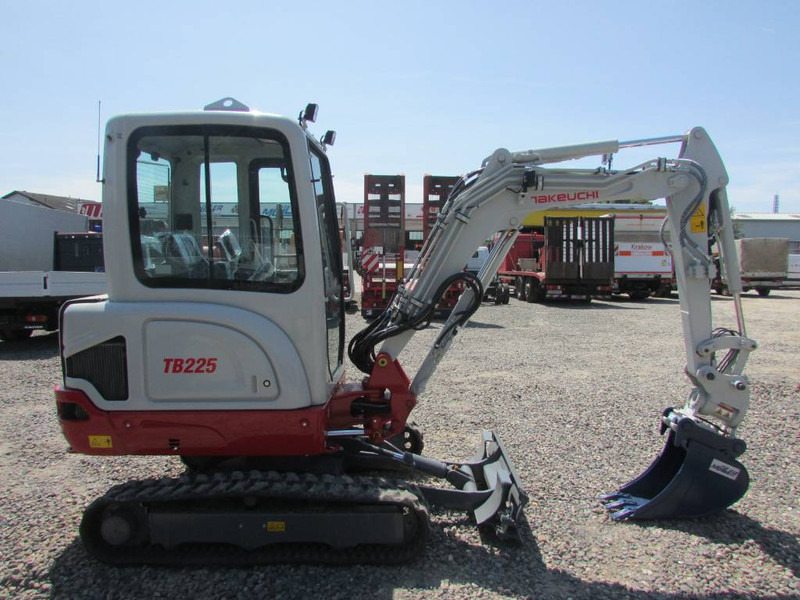 Takeuchi TB 225 Minibagger 44.000 EUR - Minigraafmachine: afbeelding 5 Takeuchi TB 225 Minibagger 44.000 EUR - Minigraafmachine: afbeelding 5