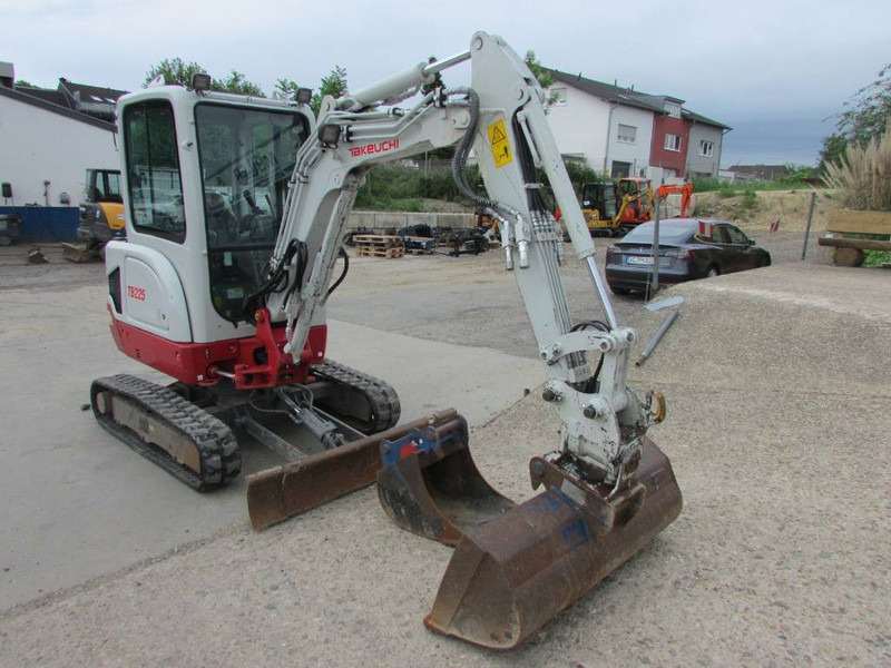 Takeuchi TB225 V3 Minibagger 35.500 EUR net - Minigraafmachine: afbeelding 2 Takeuchi TB225 V3 Minibagger 35.500 EUR net - Minigraafmachine: afbeelding 2