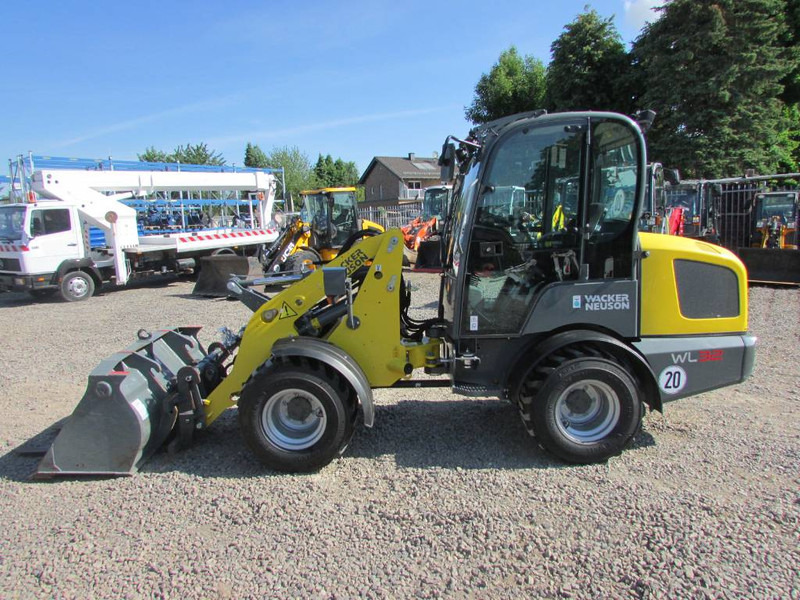 WACKER NEUSON WL 32 Radlader / 39.000 EUR - Wiellader: afbeelding 1 WACKER NEUSON WL 32 Radlader / 39.000 EUR - Wiellader: afbeelding 1