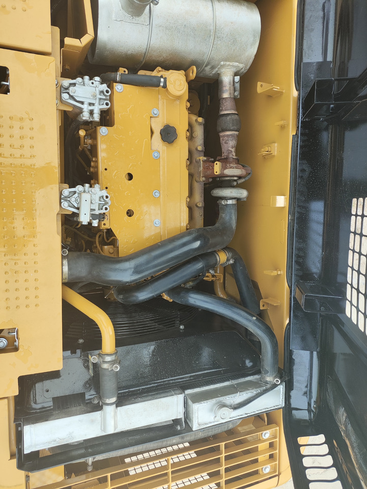 CATERPILLAR 320D2 - Rupsgraafmachine: afbeelding 4 CATERPILLAR 320D2 - Rupsgraafmachine: afbeelding 4