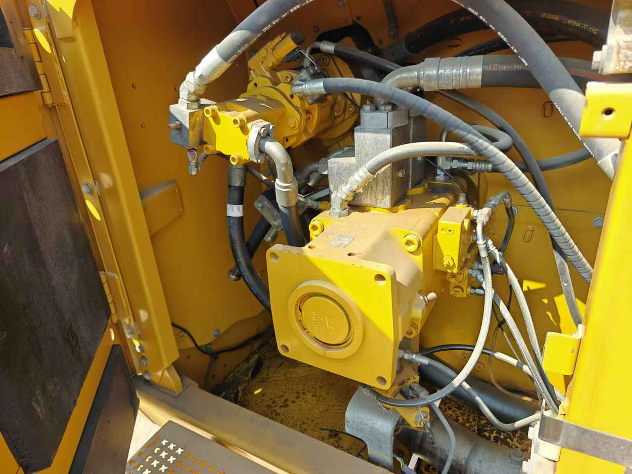 CATERPILLAR 374DL - Rupsgraafmachine: afbeelding 4 CATERPILLAR 374DL - Rupsgraafmachine: afbeelding 4