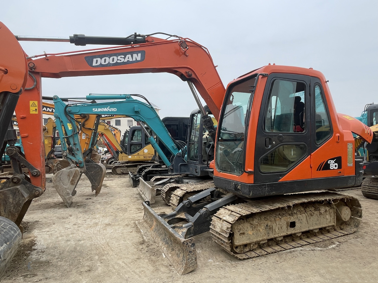 DOOSAN DX80 - Rupsgraafmachine: afbeelding 1 DOOSAN DX80 - Rupsgraafmachine: afbeelding 1