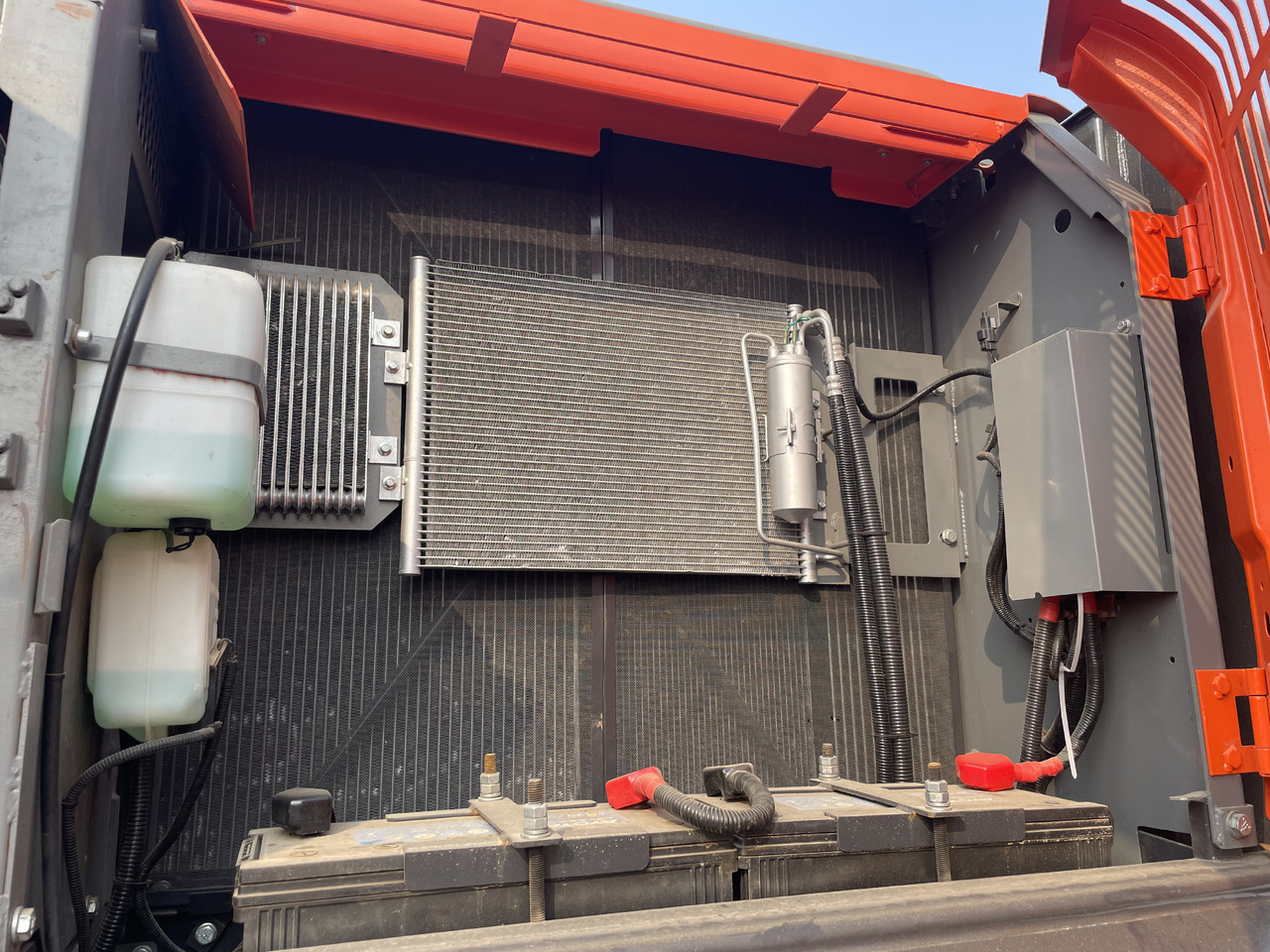 HITACHI ZX240 - Rupsgraafmachine: afbeelding 3 HITACHI ZX240 - Rupsgraafmachine: afbeelding 3