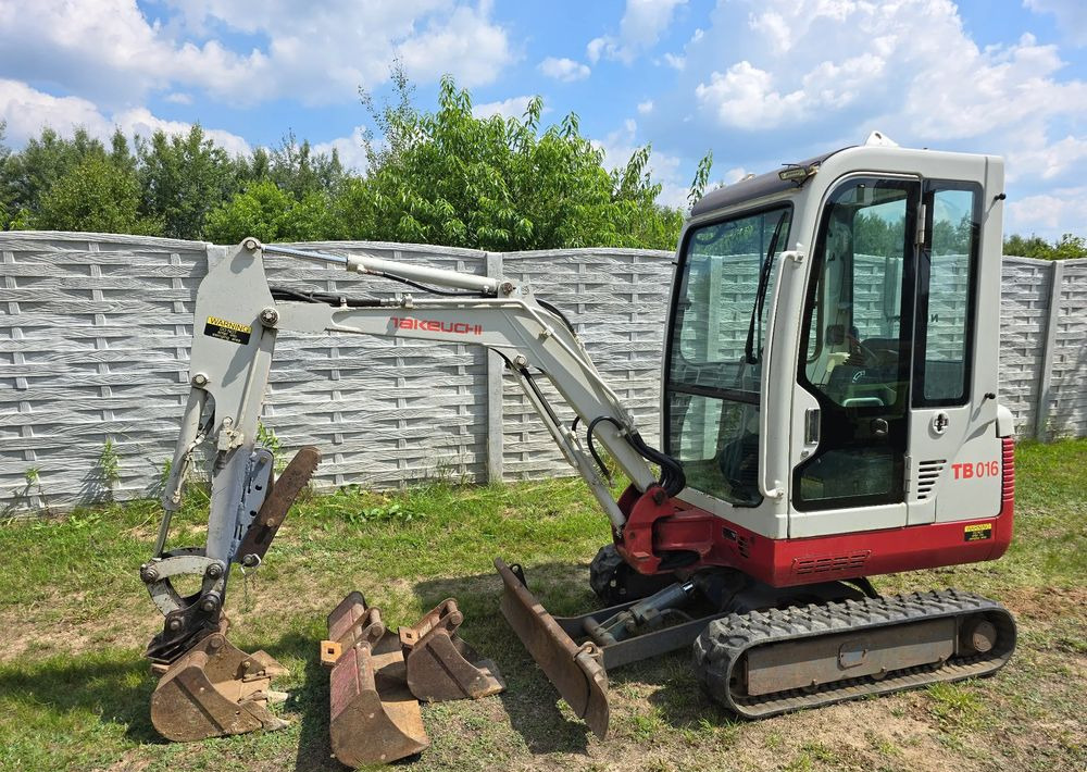 Takeuchi - Minigraafmachine: afbeelding 1 Takeuchi - Minigraafmachine: afbeelding 1