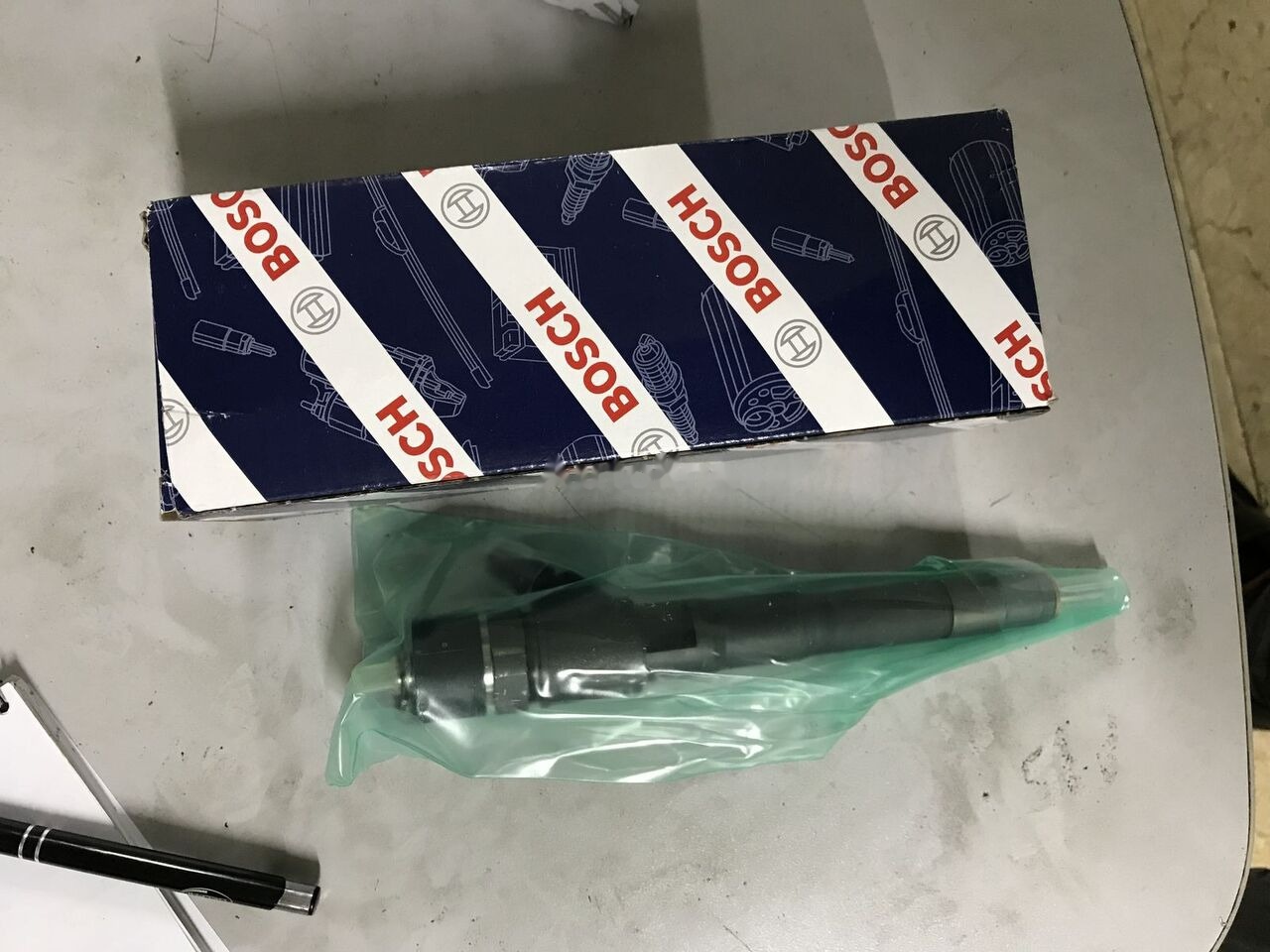 Bosch 2018 WLLA-13-H50 for Ford BOSCH automobile - Injector voor Personenwagen: afbeelding 1 Bosch 2018 WLLA-13-H50 for Ford BOSCH automobile - Injector voor Personenwagen: afbeelding 1