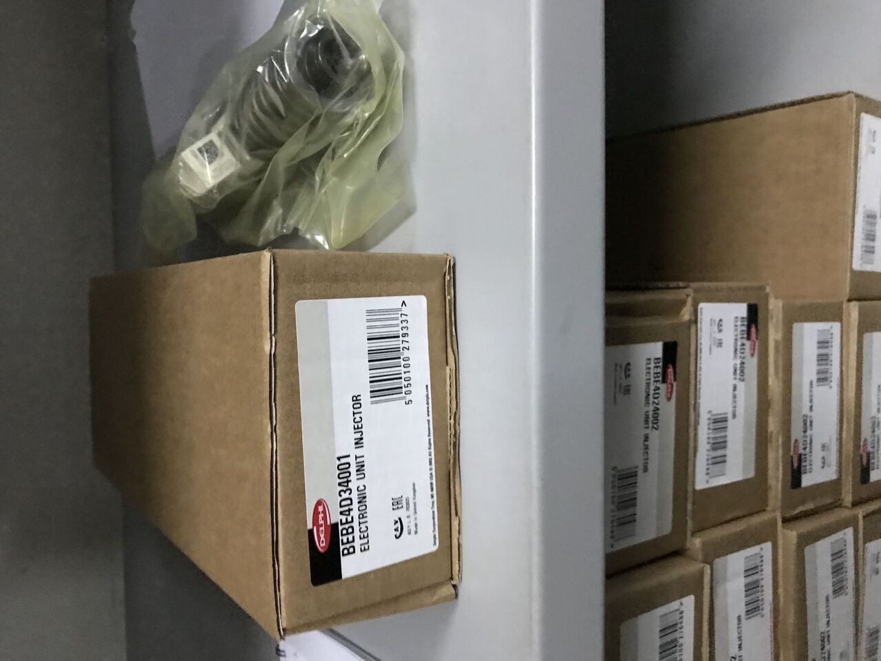 Delphi 2018 20430583 Volvo VOLVO FH SERİES truck - Injector voor Vrachtwagen: afbeelding 2 Delphi 2018 20430583 Volvo VOLVO FH SERİES truck - Injector voor Vrachtwagen: afbeelding 2