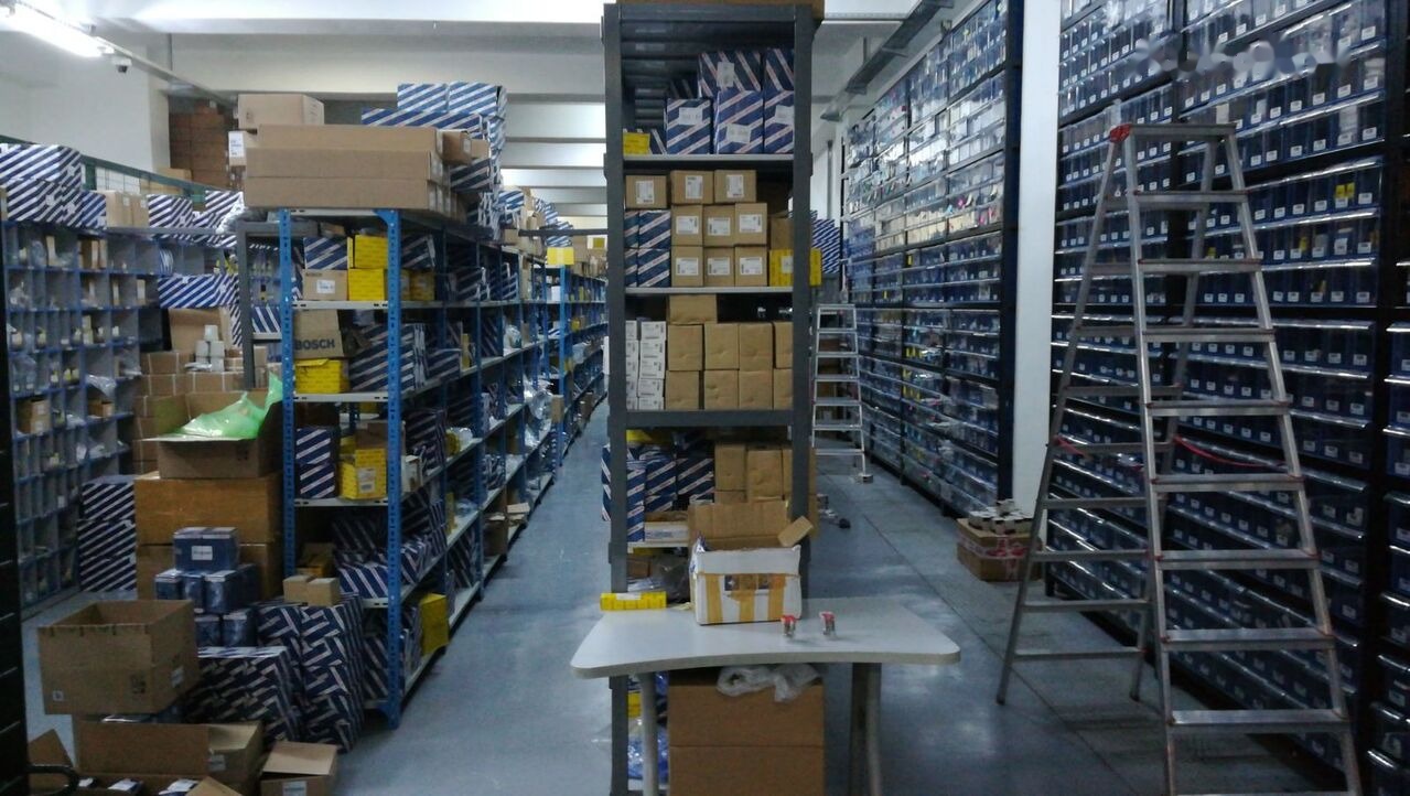 Delphi 2018 BEBE4D24002 Volvo RENAULT-VOLVO truck - Injector voor Vrachtwagen: afbeelding 1 Delphi 2018 BEBE4D24002 Volvo RENAULT-VOLVO truck - Injector voor Vrachtwagen: afbeelding 1