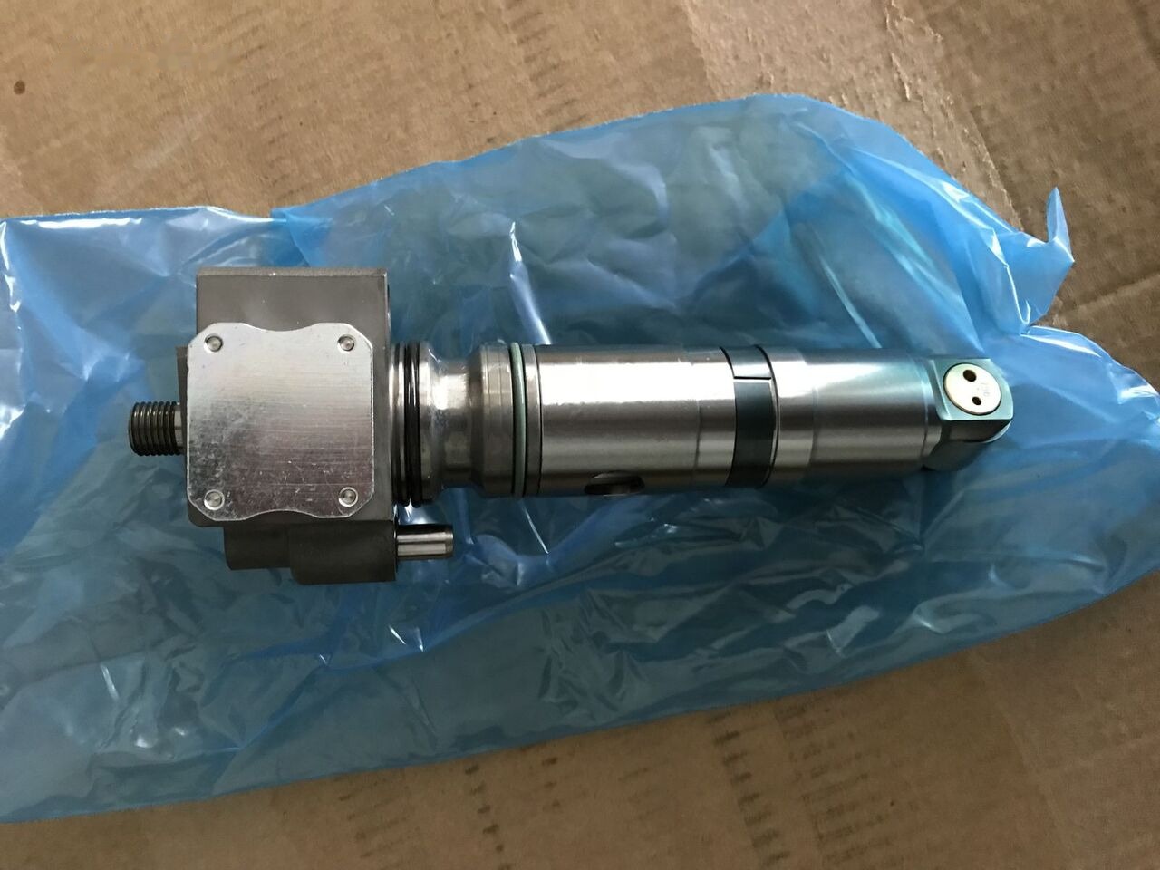 Mercedes-Benz 2018 0280746902 Mercedes-Benz AXOR-ATEGO - Injector voor Vrachtwagen: afbeelding 1 Mercedes-Benz 2018 0280746902 Mercedes-Benz AXOR-ATEGO - Injector voor Vrachtwagen: afbeelding 1