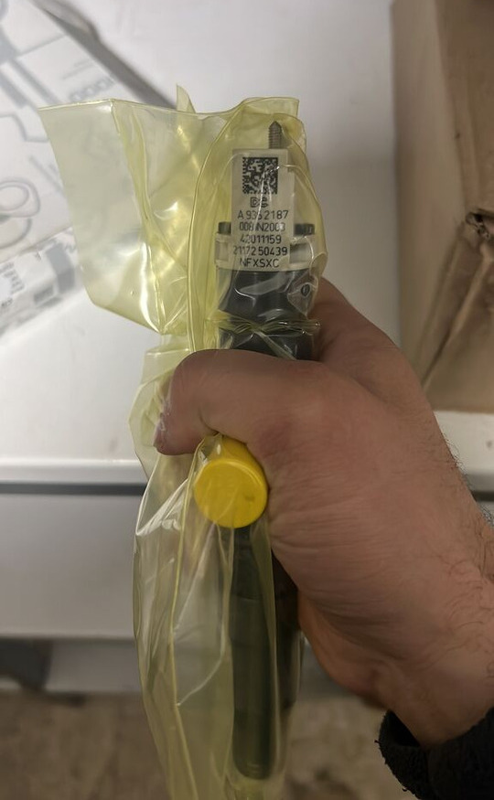 Mercedes-Benz 2023 A9360702187 Mercedes-Benz 2016-2023 - Injector voor Vrachtwagen: afbeelding 3 Mercedes-Benz 2023 A9360702187 Mercedes-Benz 2016-2023 - Injector voor Vrachtwagen: afbeelding 3