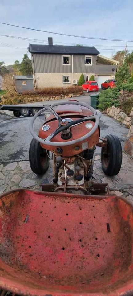 1958 Massey Ferguson MF 35 traktor (rep.-objekt) - Tractor: afbeelding 2 1958 Massey Ferguson MF 35 traktor (rep.-objekt) - Tractor: afbeelding 2