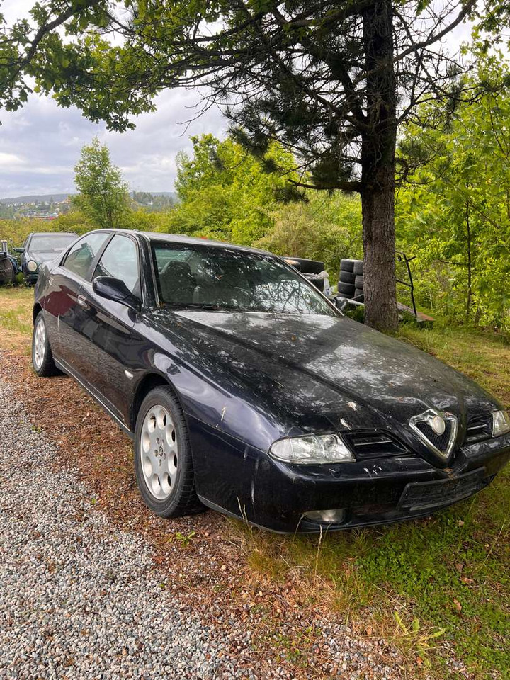 1999 Alfa Romeo 166 - Sedan: afbeelding 1 1999 Alfa Romeo 166 - Sedan: afbeelding 1
