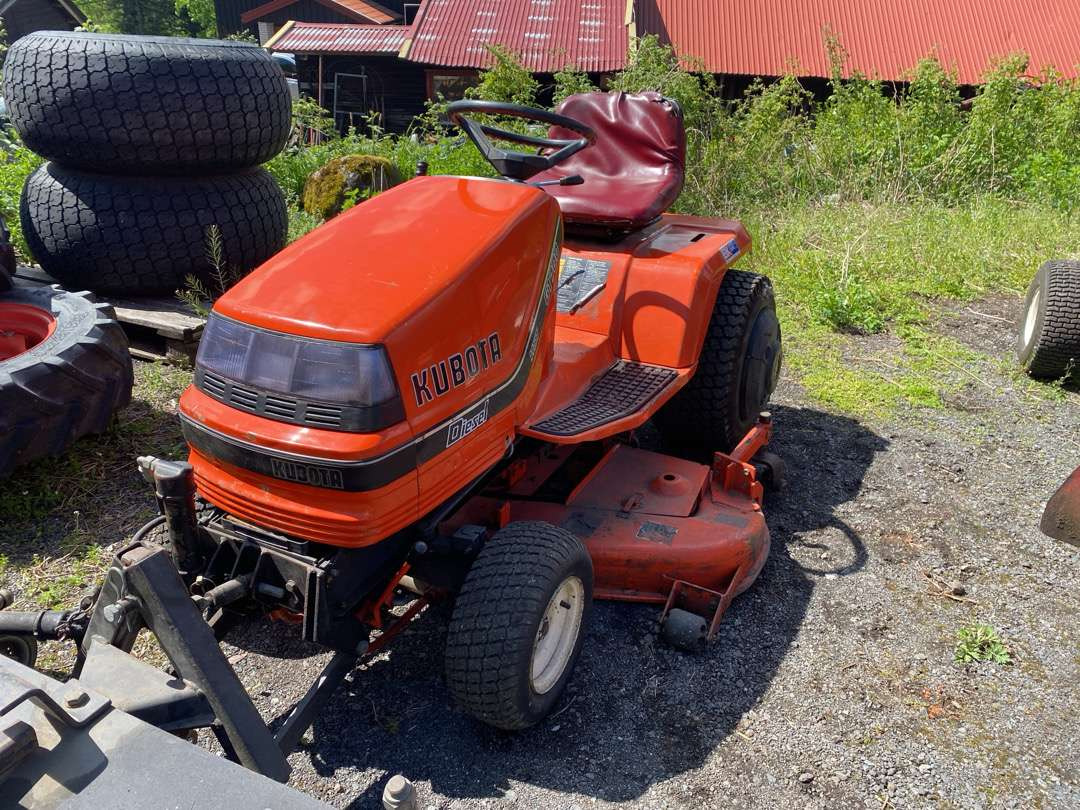 2000 Kubota G1700//Sitteklipper med feier og oppsamler - Gazonmaaier: afbeelding 2 2000 Kubota G1700//Sitteklipper med feier og oppsamler - Gazonmaaier: afbeelding 2