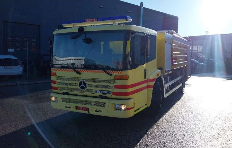 2005 Mercedes-Benz Econic 1833L / 2,50m høyde / Water tanker / Firetruck - Brandweerwagen: afbeelding 3 2005 Mercedes-Benz Econic 1833L / 2,50m høyde / Water tanker / Firetruck - Brandweerwagen: afbeelding 3