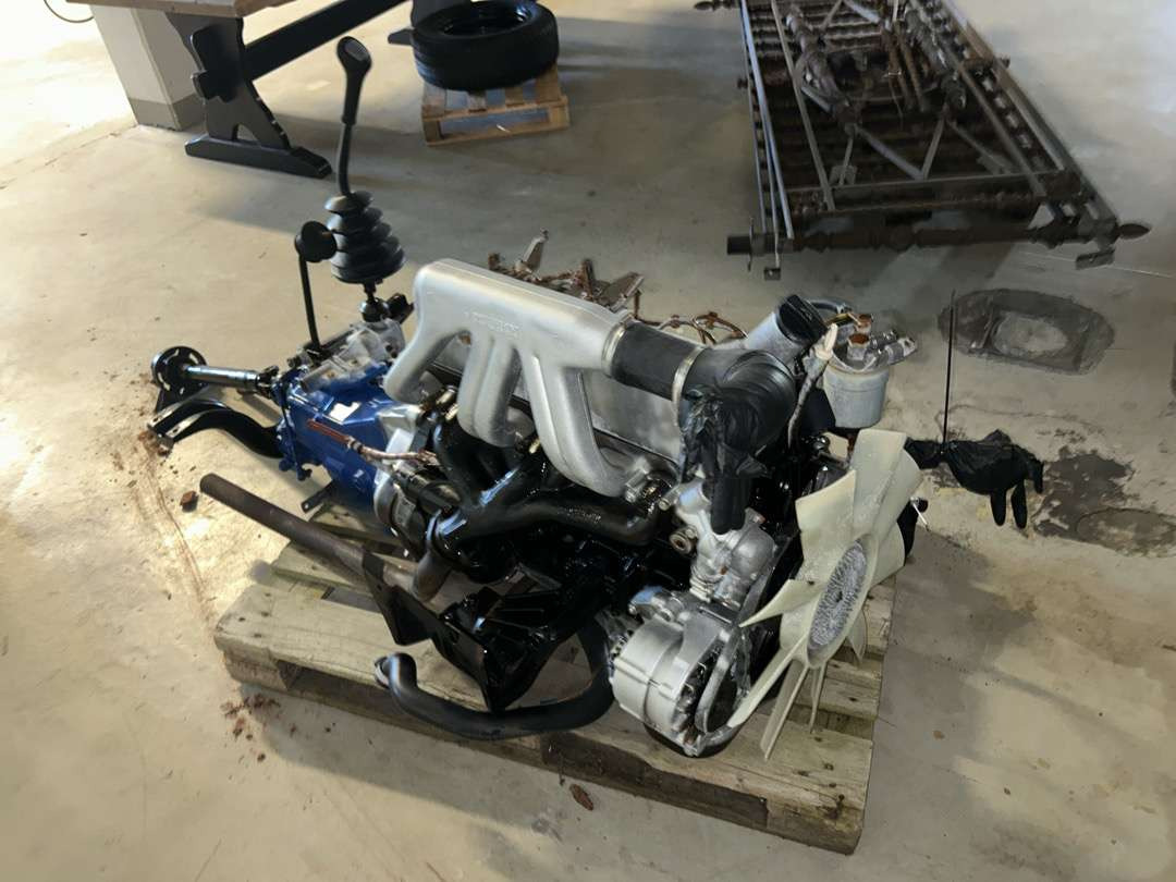 Mercedes motor 5 sylinder med girkasse med kraft utak - Gereedschap/ Toebehoor: afbeelding 4 Mercedes motor 5 sylinder med girkasse med kraft utak - Gereedschap/ Toebehoor: afbeelding 4