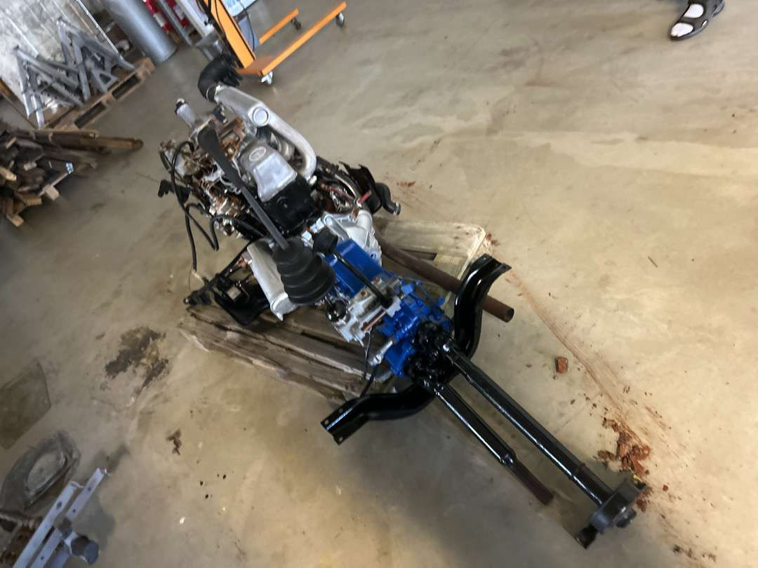 Mercedes motor 5 sylinder med girkasse med kraft utak - Gereedschap/ Toebehoor: afbeelding 2 Mercedes motor 5 sylinder med girkasse med kraft utak - Gereedschap/ Toebehoor: afbeelding 2