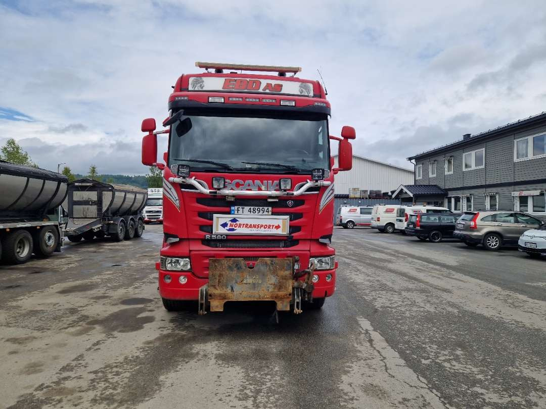 Scania R580 Brøytebil med sideplog og hydraulisk saltsystem - Haakarmsysteem vrachtwagen: afbeelding 1 Scania R580 Brøytebil med sideplog og hydraulisk saltsystem - Haakarmsysteem vrachtwagen: afbeelding 1
