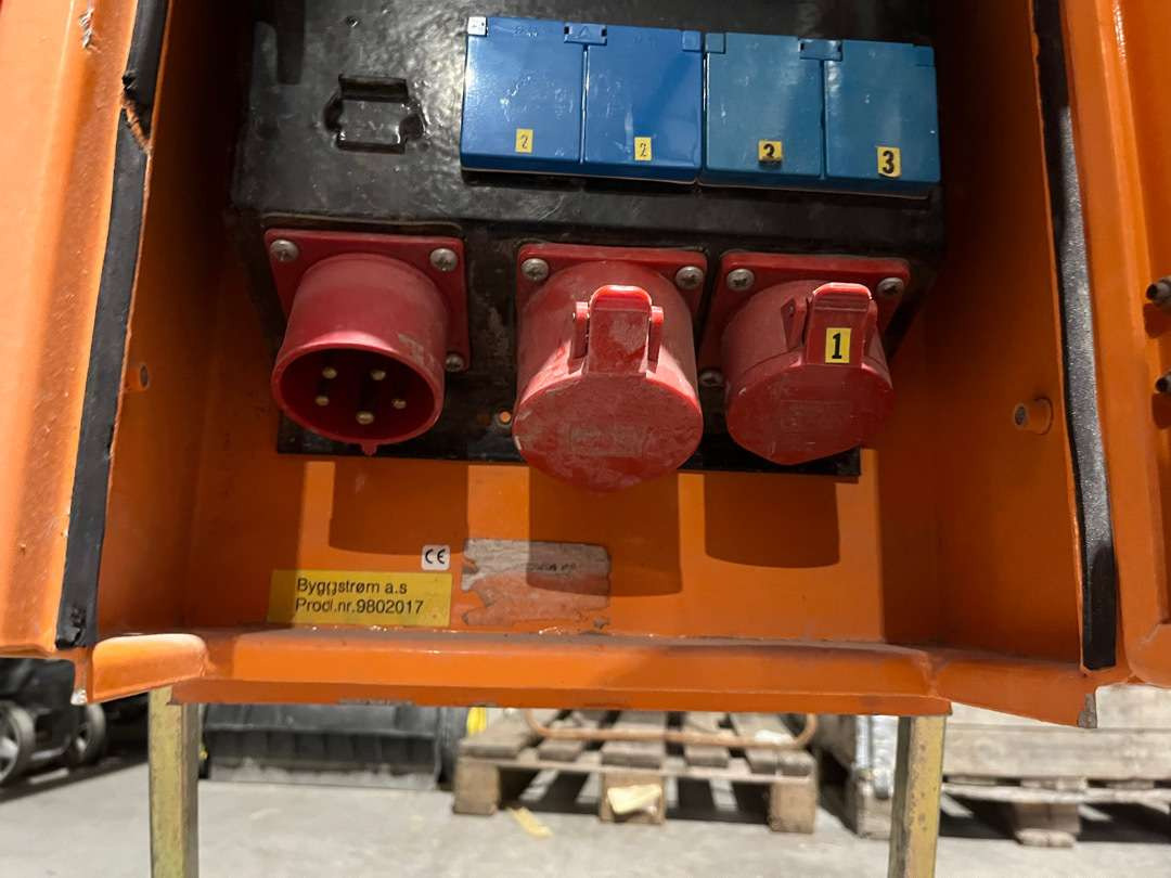 Strømskap fra Holte 400v - Gereedschap/ Toebehoor: afbeelding 2 Strømskap fra Holte 400v - Gereedschap/ Toebehoor: afbeelding 2