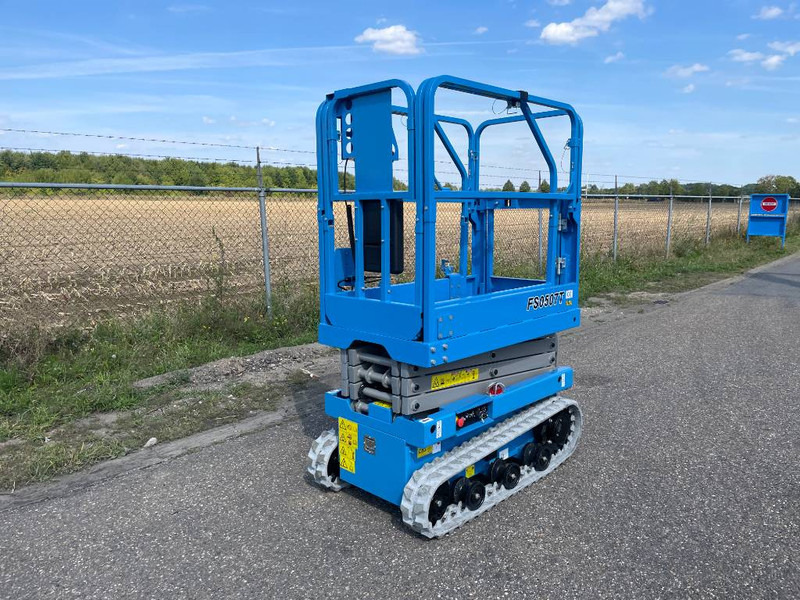 Fronteq FS0507T Tracked Scissor Lift | 2025 - Schaarlift: afbeelding 2 Fronteq FS0507T Tracked Scissor Lift | 2025 - Schaarlift: afbeelding 2