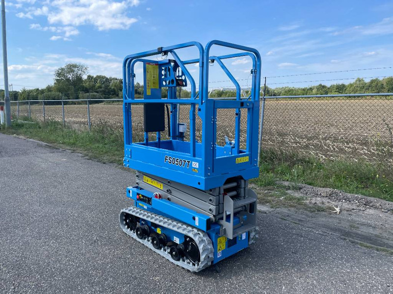 Fronteq FS0507T Tracked Scissor Lift | 2025 - Schaarlift: afbeelding 3 Fronteq FS0507T Tracked Scissor Lift | 2025 - Schaarlift: afbeelding 3