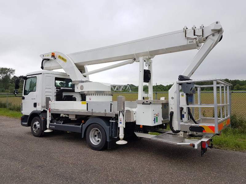 Palfinger P 300 KS | 2022 - Vrachtwagen hoogwerker: afbeelding 3 Palfinger P 300 KS | 2022 - Vrachtwagen hoogwerker: afbeelding 3