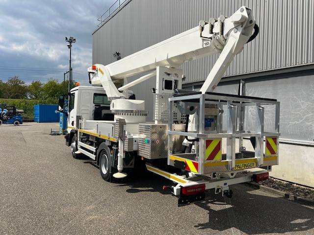 Palfinger P 300 KS | 2023 - Vrachtwagen hoogwerker: afbeelding 3 Palfinger P 300 KS | 2023 - Vrachtwagen hoogwerker: afbeelding 3