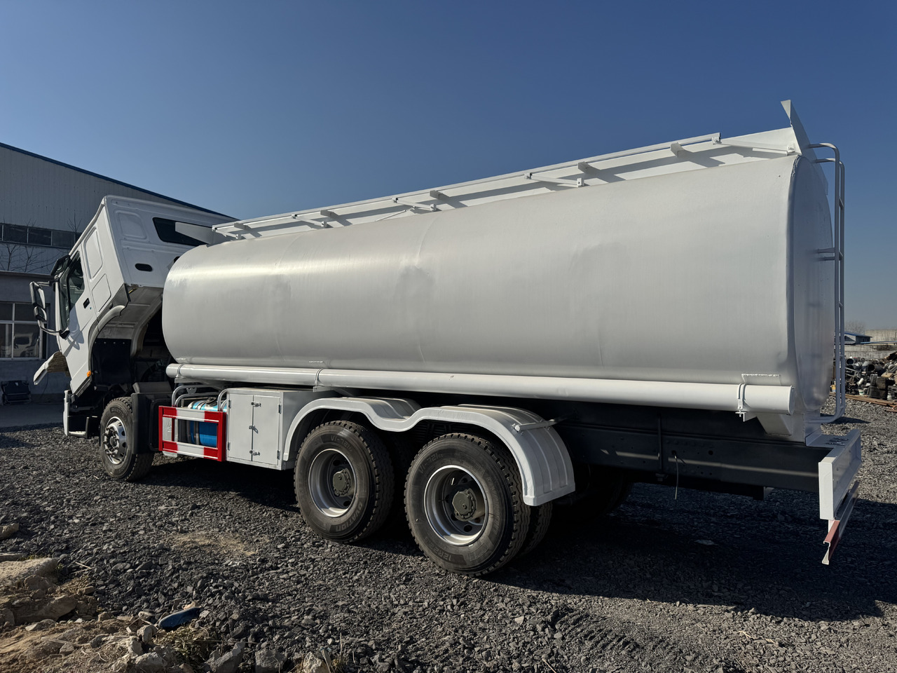 HOWO - Tankwagen: afbeelding 2 HOWO - Tankwagen: afbeelding 2