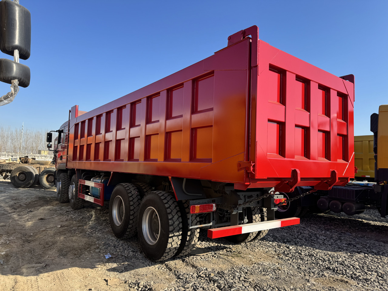 HOWO - Kipper vrachtwagen: afbeelding 4 HOWO - Kipper vrachtwagen: afbeelding 4