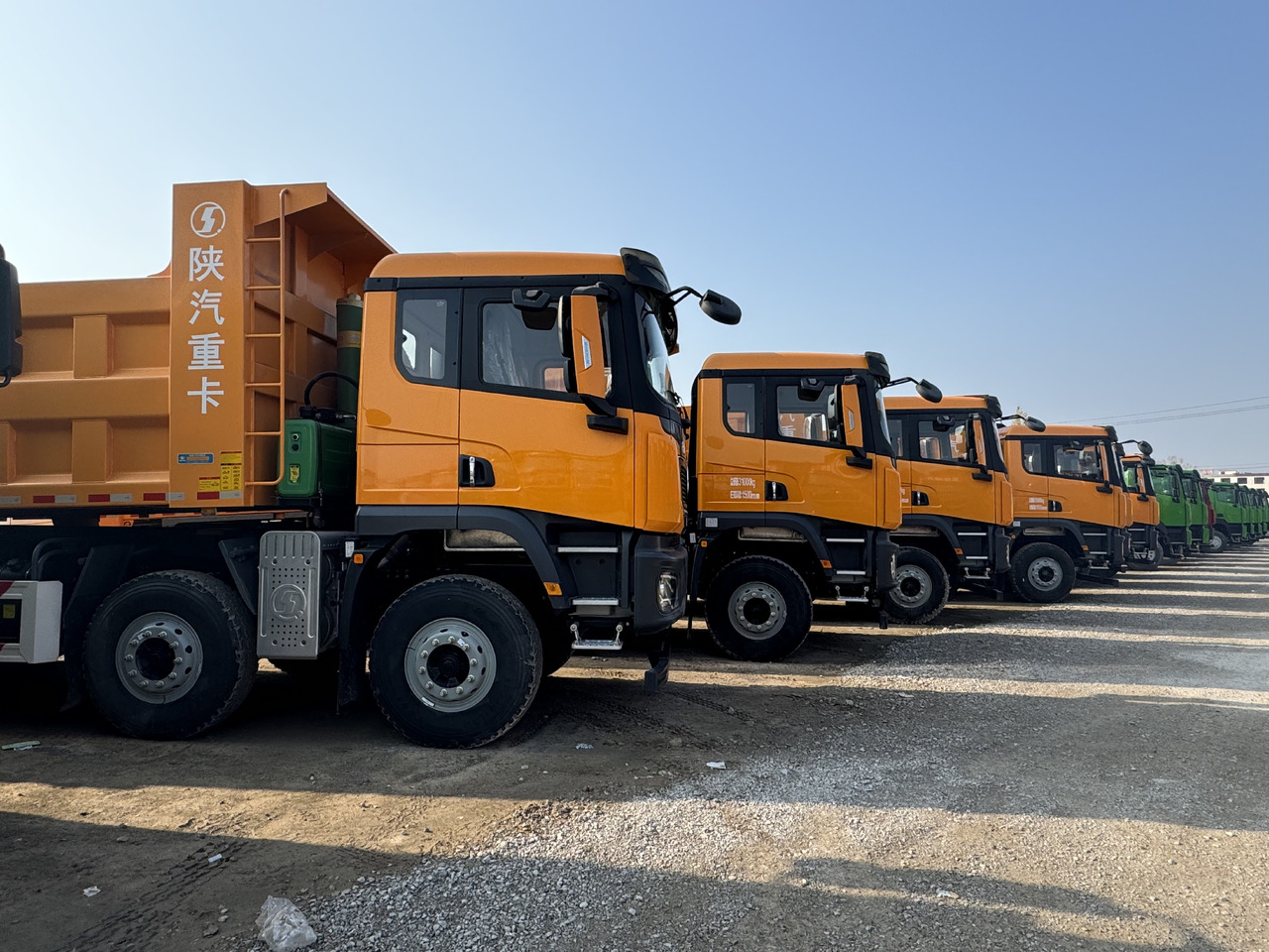SHACMAN GT - Kipper vrachtwagen: afbeelding 1 SHACMAN GT - Kipper vrachtwagen: afbeelding 1
