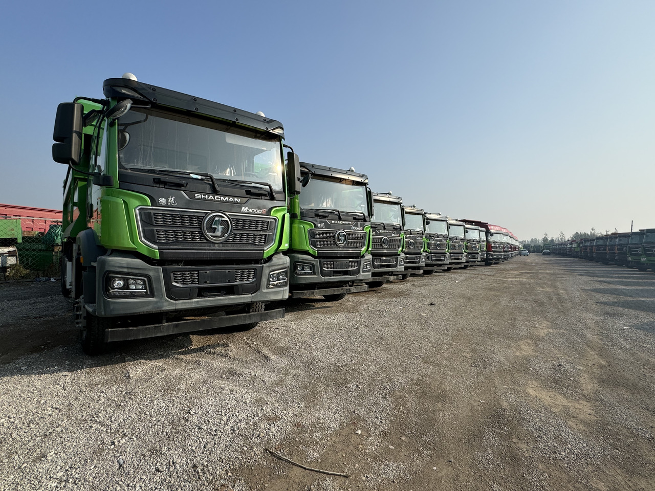 SHACMAN GT - Kipper vrachtwagen: afbeelding 1 SHACMAN GT - Kipper vrachtwagen: afbeelding 1