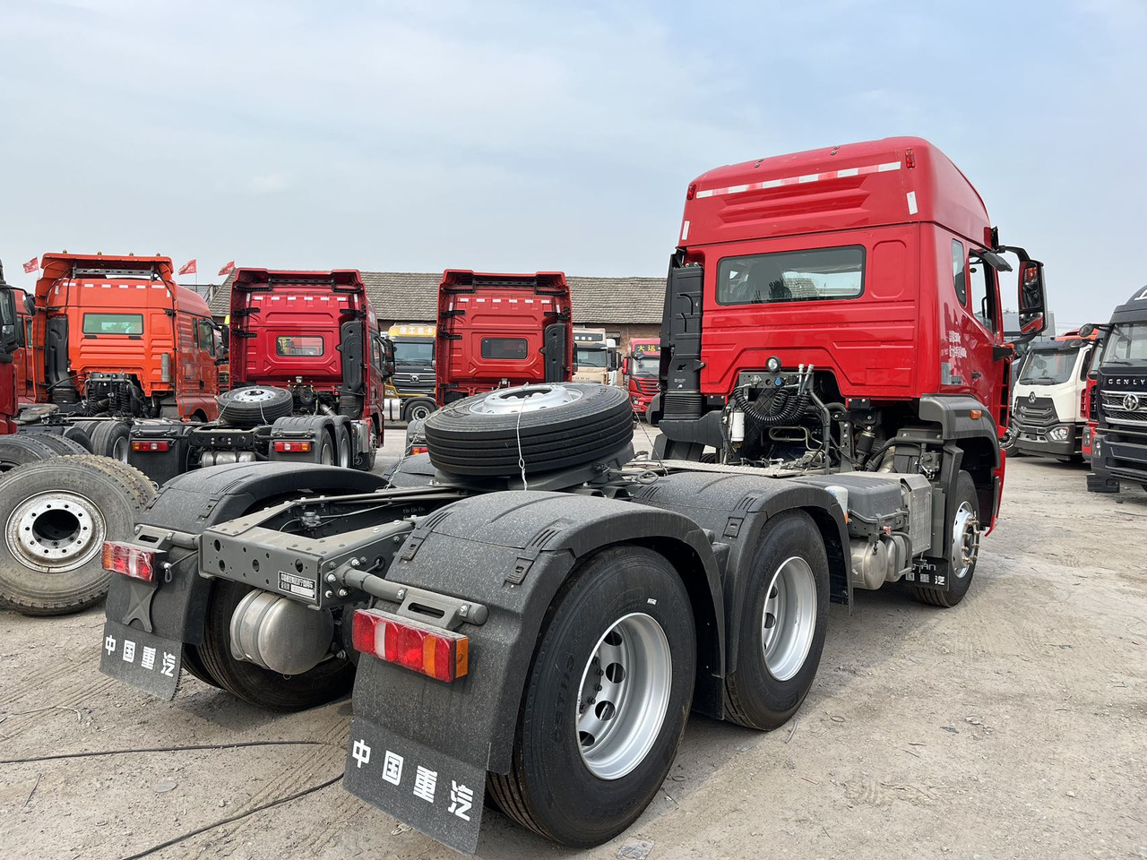 SINOTRUCK HAOHAN - Trekker: afbeelding 4 SINOTRUCK HAOHAN - Trekker: afbeelding 4