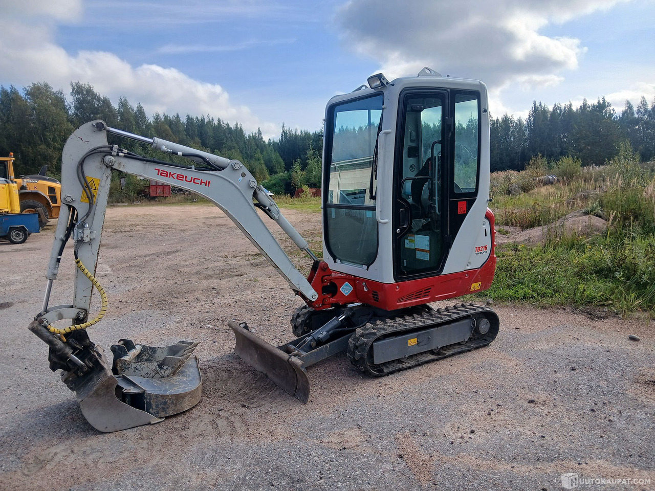 Takeuchi TB216, 2021, 615h, kallistuva liitin, 3kpl kauhoja, Honkajoki - Bouwmachine: afbeelding 1 Takeuchi TB216, 2021, 615h, kallistuva liitin, 3kpl kauhoja, Honkajoki - Bouwmachine: afbeelding 1