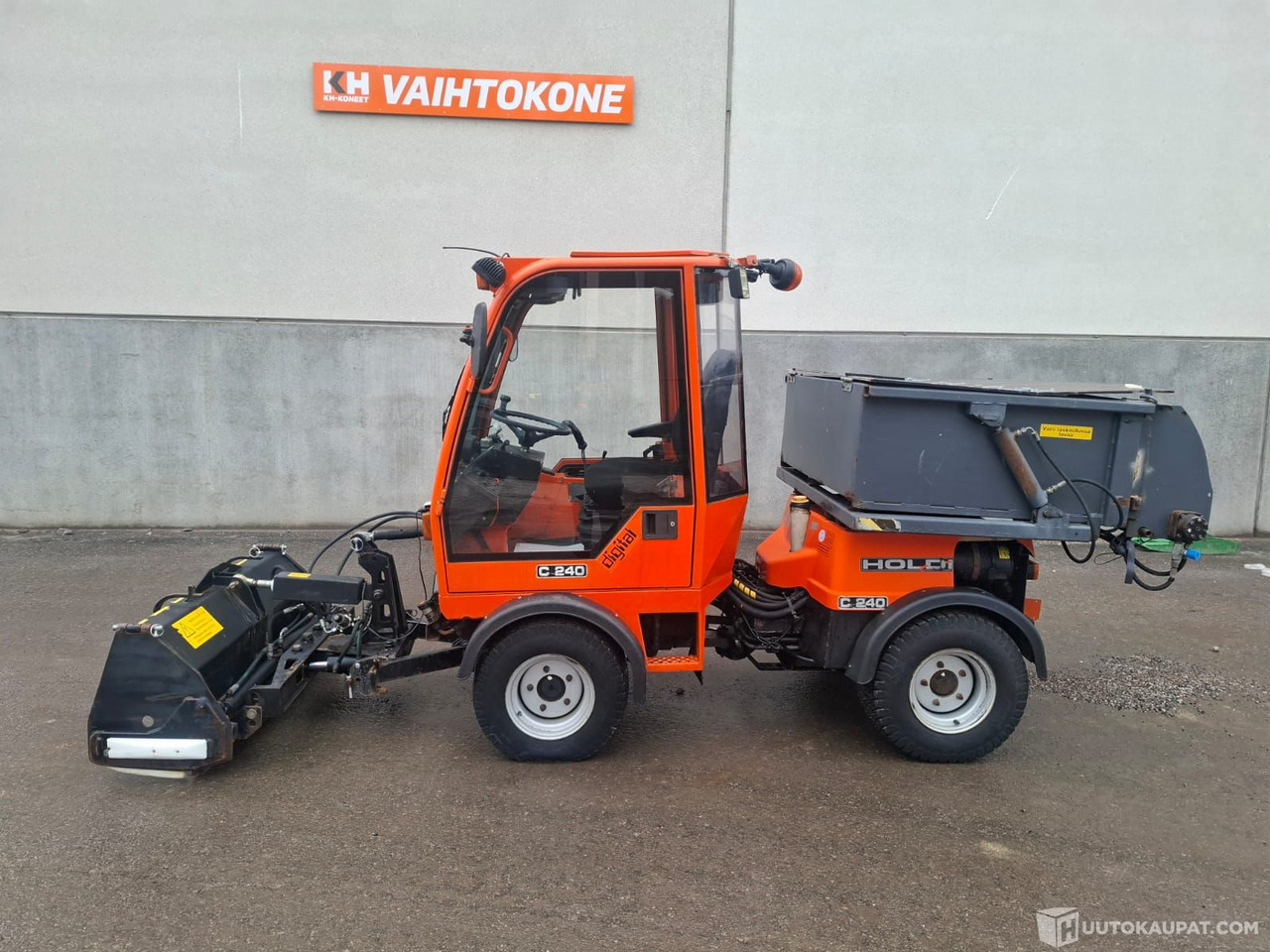 Holder C 240, 1999, Kiinteistötraktori, Sis alv 25,5%, Nurmijärvi - Sneeuwruimer: afbeelding 1 Holder C 240, 1999, Kiinteistötraktori, Sis alv 25,5%, Nurmijärvi - Sneeuwruimer: afbeelding 1