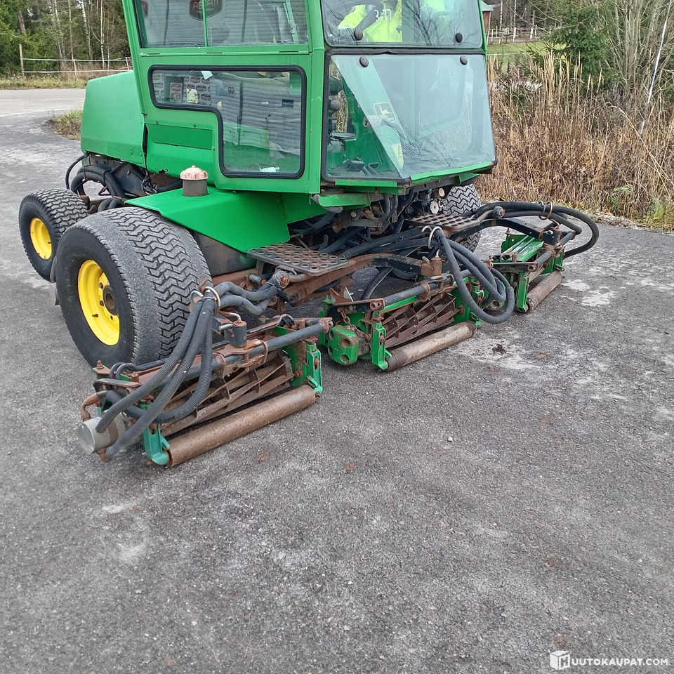 Leasing John Deere 3235 kelaleikkuri, 4 WD ja hytti, Hollola John Deere 3235 kelaleikkuri, 4 WD ja hytti, Hollola: afbeelding 20 Leasing John Deere 3235 kelaleikkuri, 4 WD ja hytti, Hollola John Deere 3235 kelaleikkuri, 4 WD ja hytti, Hollola: afbeelding 20